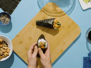 Temaki-di-Salmone-in-salsa-teriyaki-e-verdurine-step-7